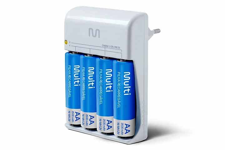 Uma das formas mais criativas de transformar pilhas usadas é criando um porta-lápis de estilo industrial. É uma peça ideal para escritórios, estantes ou ateliês criativos.