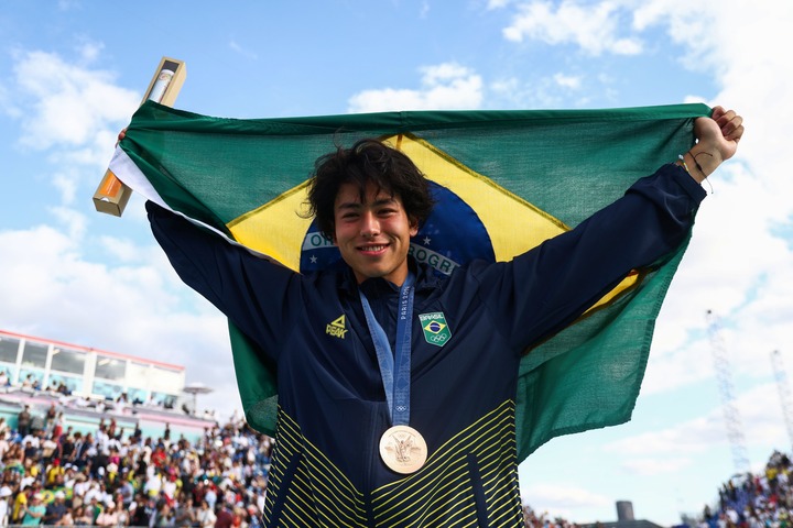 Paris-2024 foi a segunda edição olímpica com o skate na programação. E Rayssa Leal voltou ao pódio, desta vez com o bronze no street. Além disso, Augusto Akio ficou com o bronze no park masculino, dando ao Brasil a quinta medalha do skate na história olímpica.
