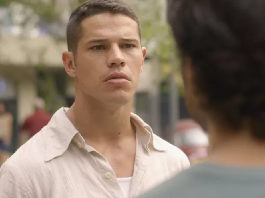 Em 2014, interpretou Pedro, antagonista da novela das 19h Boogie Oogie, um jovem militar de comportamento agressivo, apaixonado por Sandra, personagem de Isis Valverde, com quem vive um romance até perdê-la para o irmão Alex.
