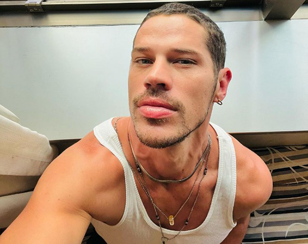 O ator afirma que a preparação exige dedicação integral. Os ensaios ocorrem de segunda a sábado, das 9h às 16h, seguidos por aulas de canto e dança. Segundo Loreto, trata-se do maior espetáculo de que já participou em sua carreira.
