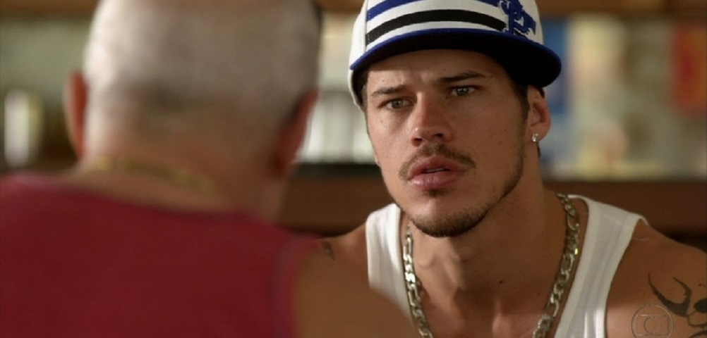 Em 2012, integrou o elenco da novela Avenida Brasil, uma das produções de maior repercussão da televisão brasileira nas últimas décadas. Na trama escrita por João Emanuel Carneiro, interpretou Darkson.
