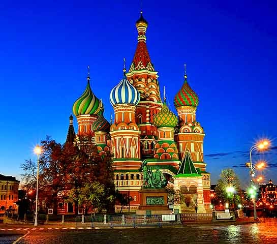 A arquitetura religiosa da Rússia carrega uma estética marcante, repleta de significados históricos, simbólicos e culturais. Basta um breve passeio nas cidades do país para notar o impacto visual das catedrais - testemunhas silenciosas de batalhas, revoluções e fé.