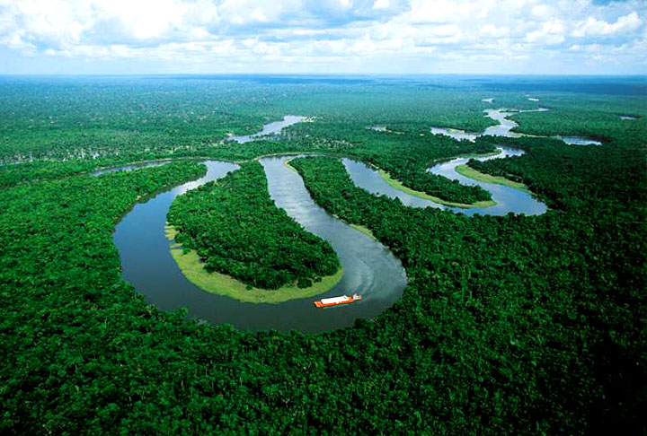 Afinal, o Rio Amazonas é mais extenso com 7.062 km mas abrange áreas fora do Brasil: no Peru e na Colômbia. 
 Por isso, quando se considera um rio apenas brasileiro, o São Francisco é o campeão. 
