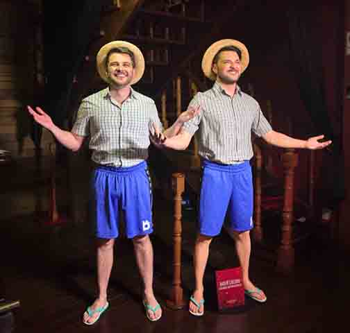 O primeiro a ganhar uma estátua foi o humorista Eduardo Christ, conhecido pelo personagem Badin. Ela é fruto de um processo artesanal que durou cerca de um ano.