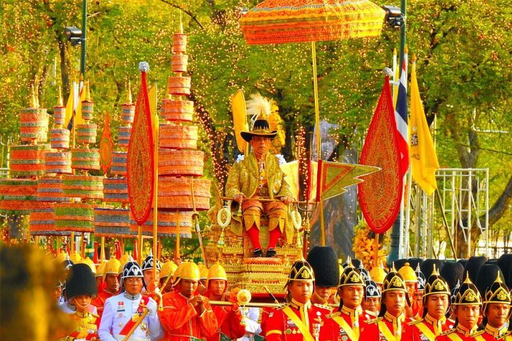 Desde que assumiu o trono, Rama X adotou uma postura de gestão direta sobre os ativos da Coroa, antes administrados por órgãos públicos.