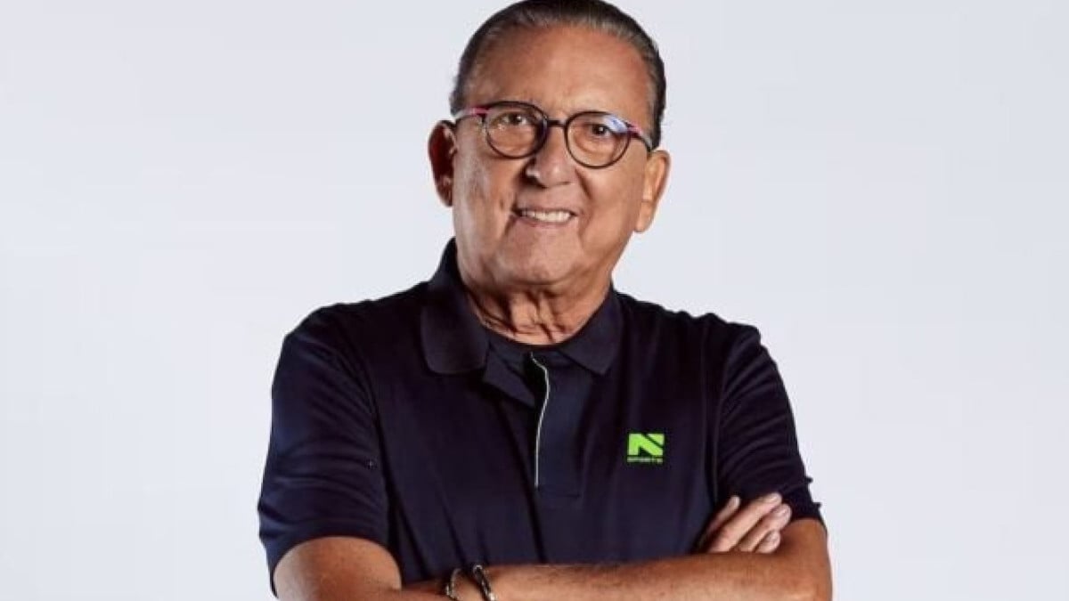 Filha e CEO do Grupo do narrador, Letícia Bueno confirmou a notícia da entrada do pai no hospital e atualizou sobre seu estado de saúde