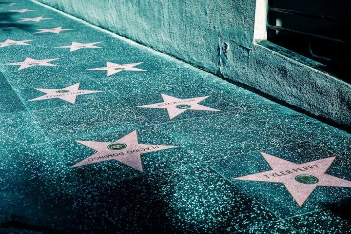 A fama de Howard Jr. em Hollywood decolou depois do sucesso de “Hell’s Angels” e ele chegou a se relacionar com grandes estrelas do cinema da época.