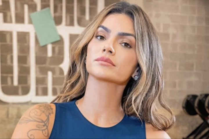 Aos 7 anos, começou a fazer aulas de canto, teclado, dança e jazz. Apesar de se formar em artes cênicas, seu foco principal foi a música.