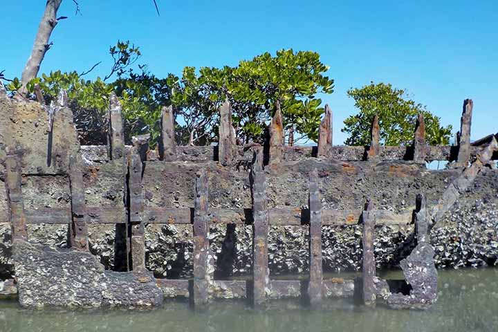 As tentativas nos anos seguintes de rebocar a pesada estrutura foram vãs devido a obstáculos naturais, como ciclones, e também por eventos históricos. Assim, os restos do navio, já em processo de desintegração, acabaram abandonados. 
