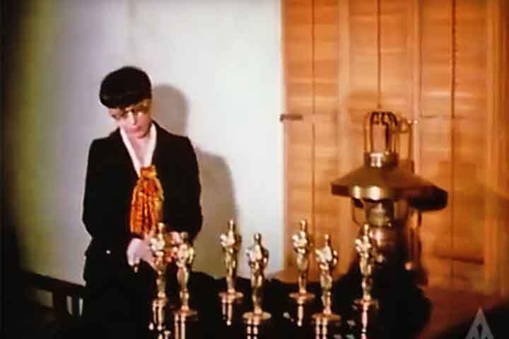 Com oito premiações, Head lidera a lista que tem no segundo posto a também figurinista Irene Sharaff (1910 - 1993).