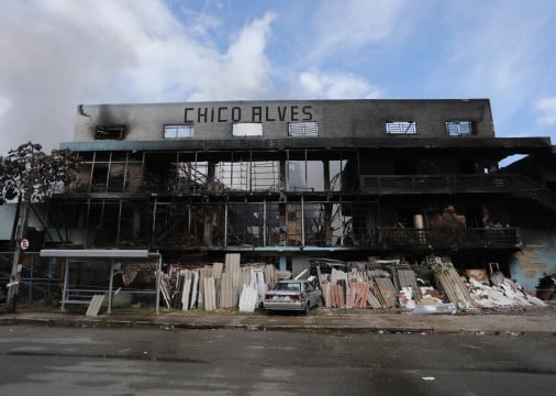 Rescaldo do inc&ecirc;ndio na sucata Chico Alves