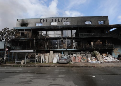 Rescaldo do inc&ecirc;ndio na sucata Chico Alves