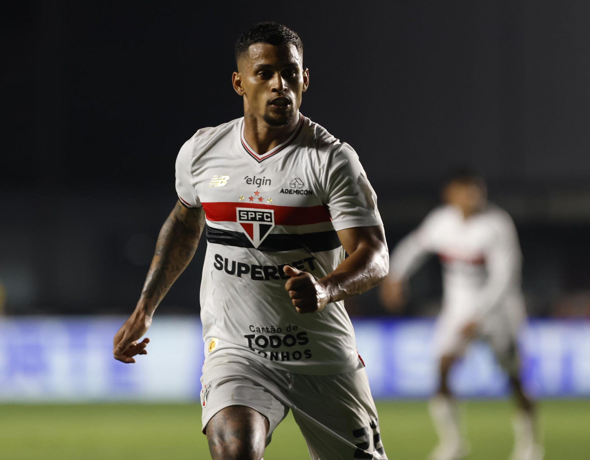 Lateral-direito Mailton foi emprestado pelo São Paulo (Foto: Rubens Chiri / São Paulo FC)