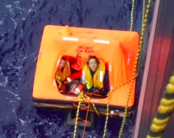 Em outro caso, um brasileiro viveu momentos aterrorizantes ao sobreviver ao naufrágio de um veleiro a 2 mil km da costa da África do Sul.