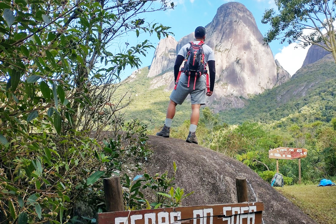 Nova Friburgo pode ser visitada o ano todo, com atrações para todos os gostos e estações. Mas, sim, o inverno é o período mais procurado. As temperaturas mais baixas favorecem o turismo de montanha e a gastronomia típica. Já o verão, mais úmido, é ideal para o ecoturismo, trilhas e contato com a natureza.