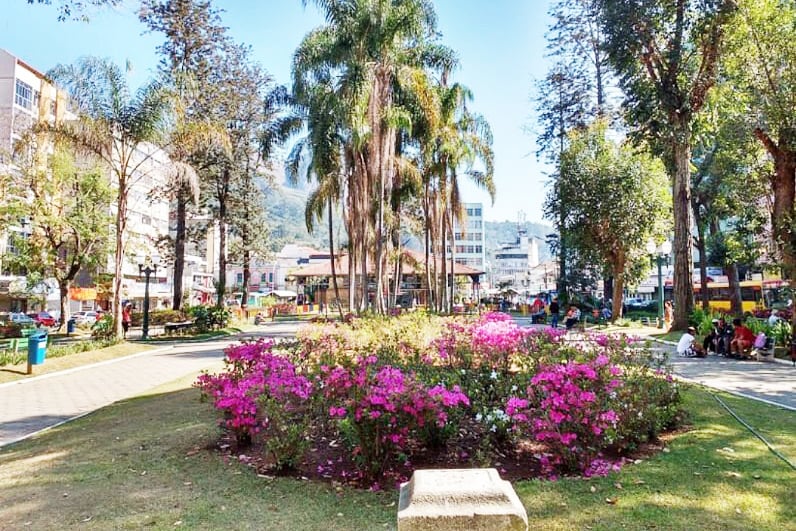 Da arquitetura europeia à natureza exuberante, passando pelo segmento da lingerie, gastronomia típica e eventos culturais, a “Suíça Brasileira” mostra a cada dia por que é um dos destinos mais encantadores da serra fluminense.