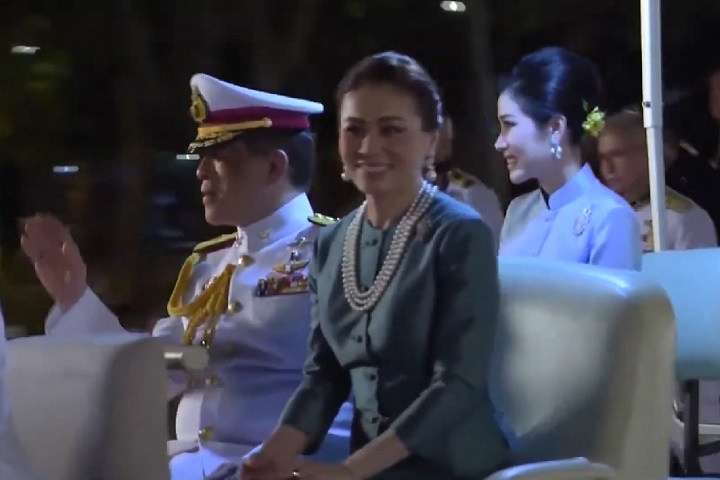 Ela chegou a perder seus títulos e privilégios por deslealdade à coroa e mau comportamento, mas acabou sendo reintegrada mais tarde.