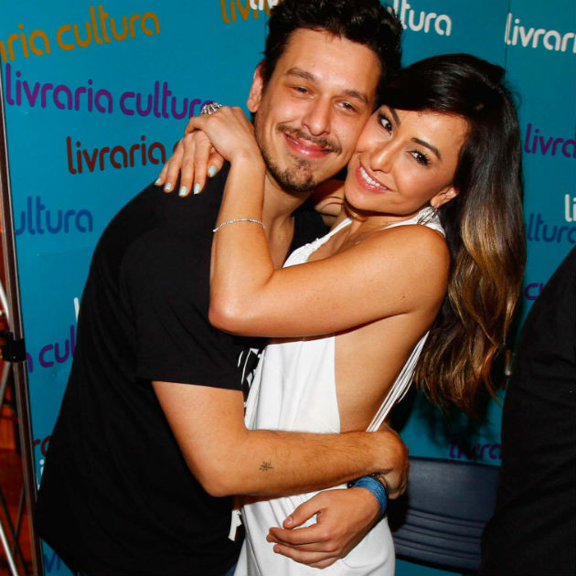 João Vicente de Castro e Sabrina Sato: O ator do “Porta dos Fundos” e a apresentadora namoraram de 2013 a 2015. Há quem diga que, mesmo após o término, eles mantiveram a amizade. 