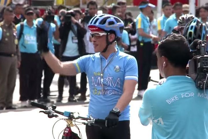 Vajiralongkorn é conhecido por um estilo de vida que por vezes foge aos padrões da realeza tradicional.