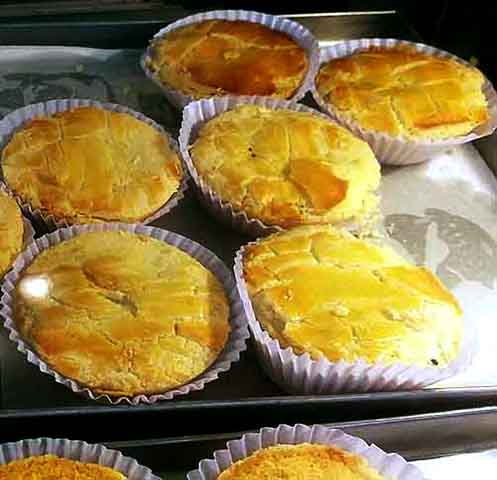 No Brasil, os salgados estão presentes em eventos e festas de aniversários, dando um toque especial. Entre eles, está a empada, extremamente popular e com diversas variações. 

