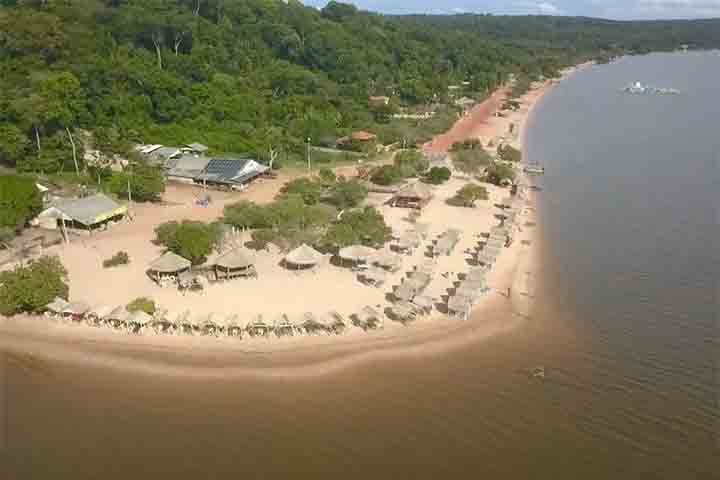 Para o visitante que busca se desligar da correria urbana e se conectar com a natureza de modo pleno, Alter do Chão entrega dias sob o sol amazônico, reflexos de água doce transparentes, noites sob céu estrelado e o silêncio quebrado apenas pelo som do rio. 
