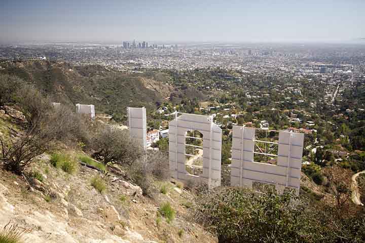 O empreendimento era financiado por alguns dos empresários mais poderosos da época. Os magnatas das ferrovias Eli Clark e Moses Sherman e o proprietário do poderoso jornal Los Angeles Times, Harry Chandler.