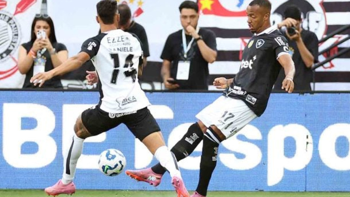 Agora ex-capitão do Glorioso, de 30 anos, chegará ao novo clube já no primeiro domingo de 2026; veja mais detalhes