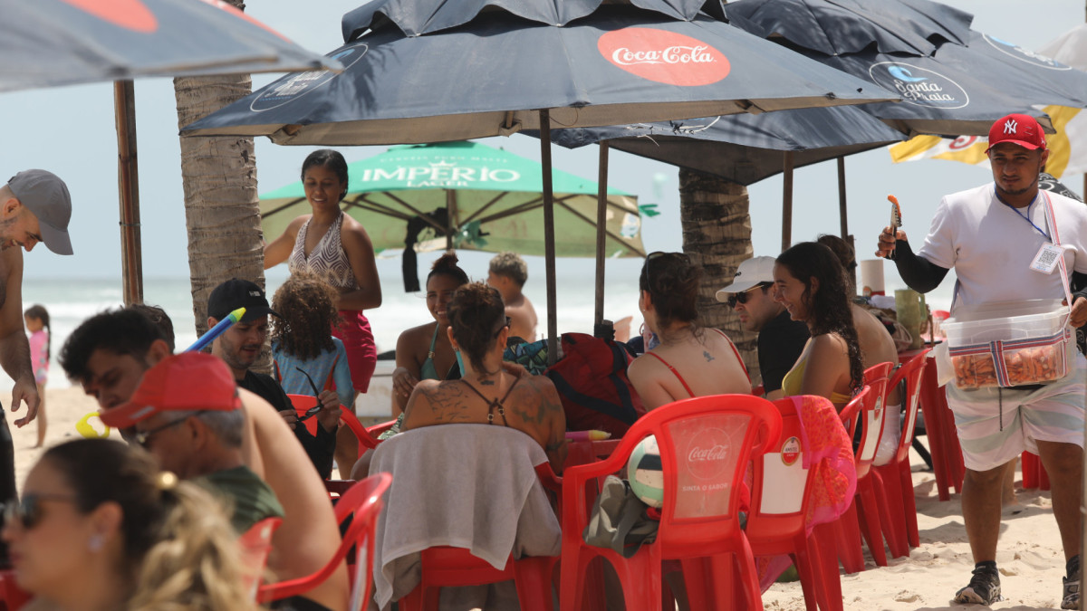 Barracas da Praia do Futuro est&atilde;o entre os estabelecimentos que ser&atilde;o vistoriados