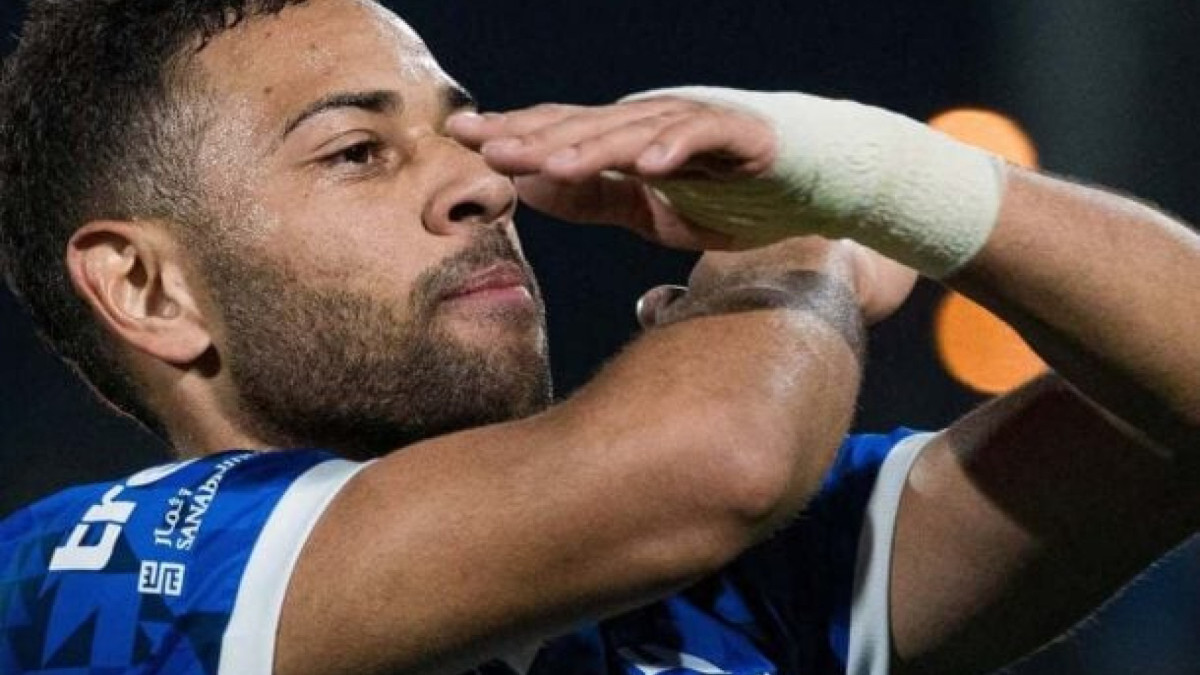 Renan Lodi teve reunião com Jorge Sampaoli e garante que projeto apresentado pelo Galo foi importante para ele e família