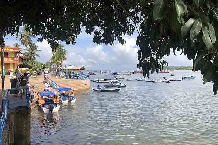 A localidade foi apontada pelo prestigioso jornal britânico “The Guardian” como tendo “a mais bonita praia de água doce do mundo”. 
