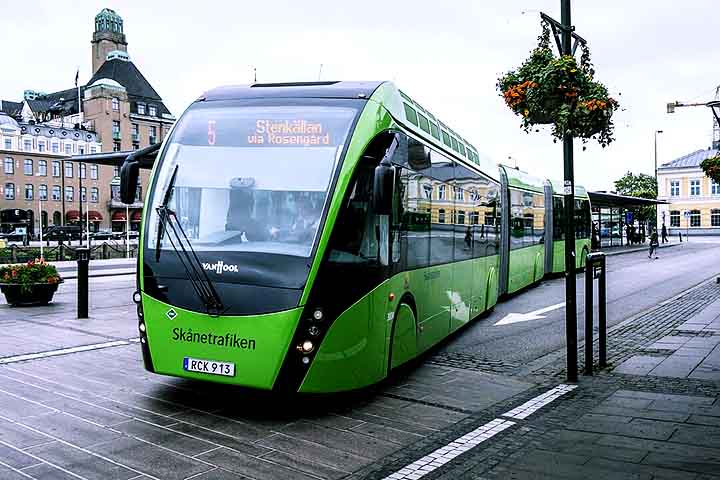 Com uma transformação urbana significativa no início do século 21, evoluiu de polo industrial para centro de inovação urbana, biotecnologia, TI e logística, com forte presença da Universidade de Malmö, que foi fundada em 1998. 
