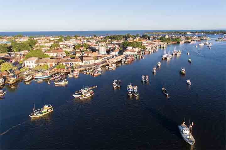 Costa do Descobrimento/Reservas da Mata Atlântica, Bahia e Espírito Santo – Local de chegada dos portugueses ao Brasil, esta área costeira preserva importantes remanescentes da Mata Atlântica e formações geológicas únicas.