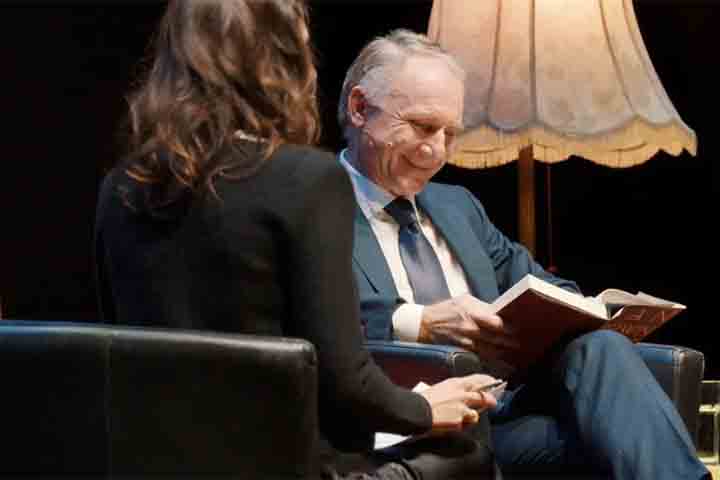 Essa nova obra será o sexto volume de aventuras do herói Robert Langdon, personagem especialista em símbolos esotéricos. 