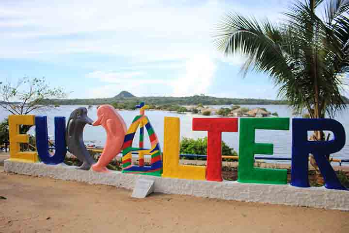 Localizado a 37 km do centro da cidade de Santarém, às margens do cristalino Rio Tapajós, no Pará, o distrito de Alter do Chão desponta como um destino que parece saído de um sonho.
