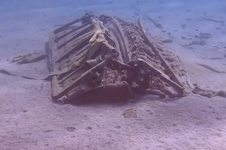 Além disso, o fundo do Mediterrâneo é um imenso museu subaquático. Suas águas calmas, mas traiçoeiras, o tornaram o cemitério de milhares de navios ao longo dos anos.