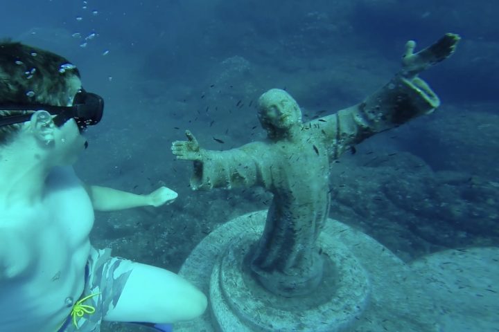 No entanto, a original segue sendo a mais famosa, considerada um dos pontos de mergulho mais famosos do Mediterrâneo.