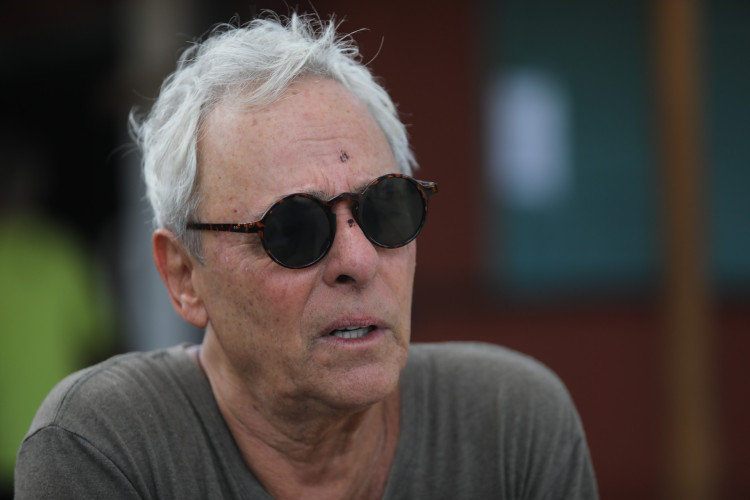 FORTALEZA, CEAR&Aacute;, BRASIL,26.12.2025: Whashigton Espanhol, propriet&aacute;rio da barraca Santa Praia. Movimenta&ccedil;&atilde;o nas barracas de praia, Praia do Futuro .  (foto: Fabio Lima/OPOVO).(Foto: F&Aacute;BIO LIMA)