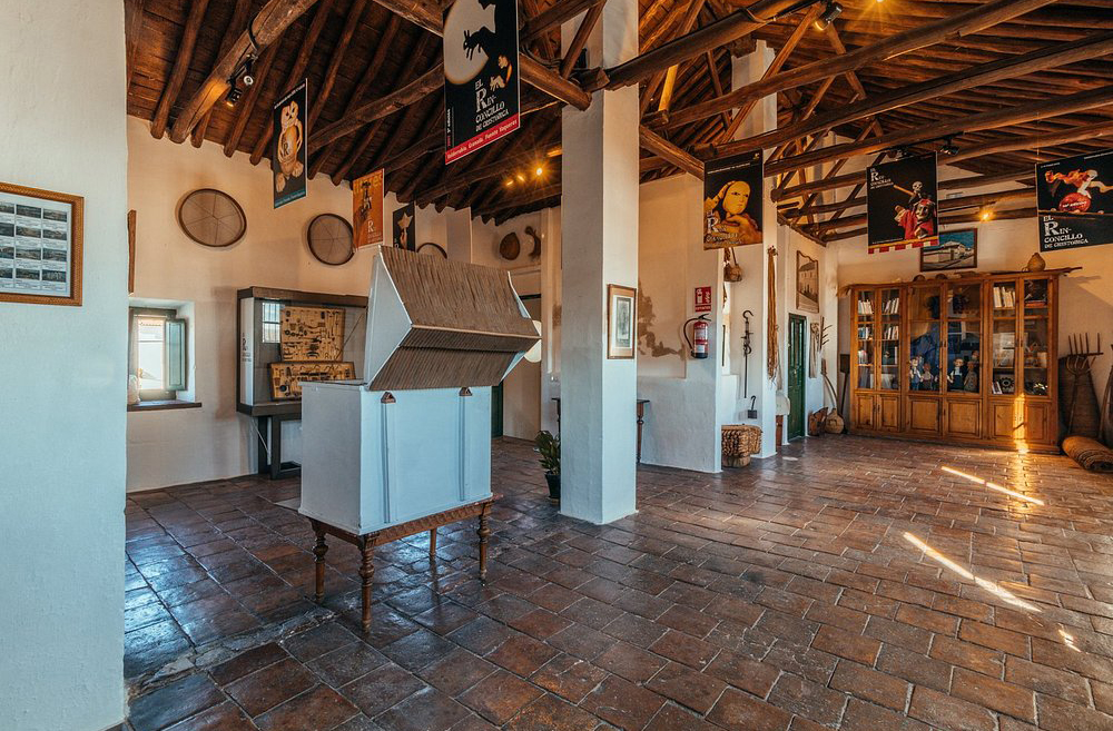 Casa de Federico García Lorca (Valderrubio, Espanha): Casa da infância do poeta espanhol. Inspirou obras como “A Casa de Bernarda Alba”. Preserva móveis, fotos e objetos pessoais.