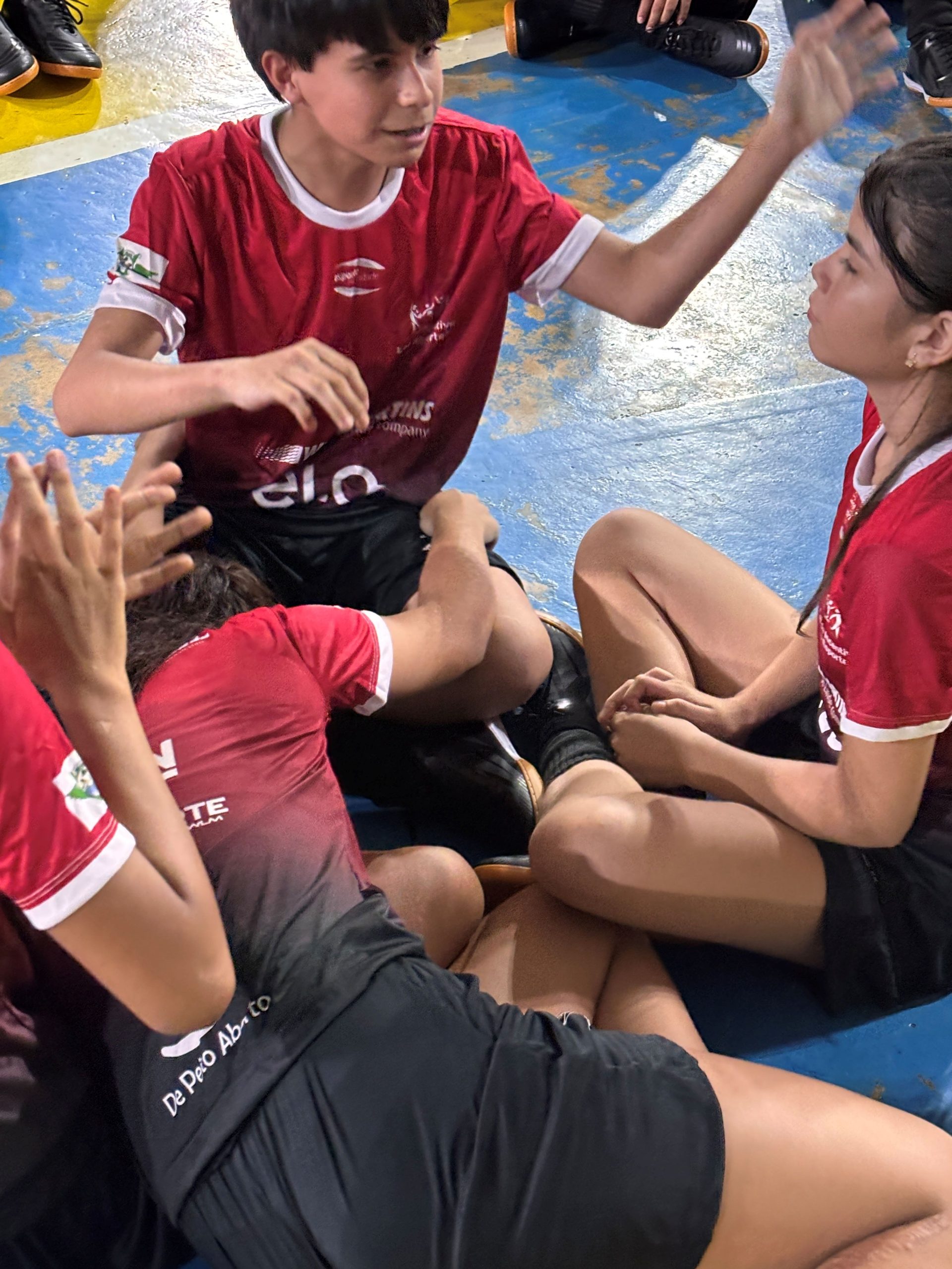 Mais do que esporte, as atividades estimularam respeito, cooperação e consciência ambiental, valores que acompanham os alunos para muito além das quadras. Com modalidades como futsal, basquete, vôlei e handebol, o projeto ampliou horizontes, criando oportunidades para que cada jovem descobrisse seus talentos e paixões.
