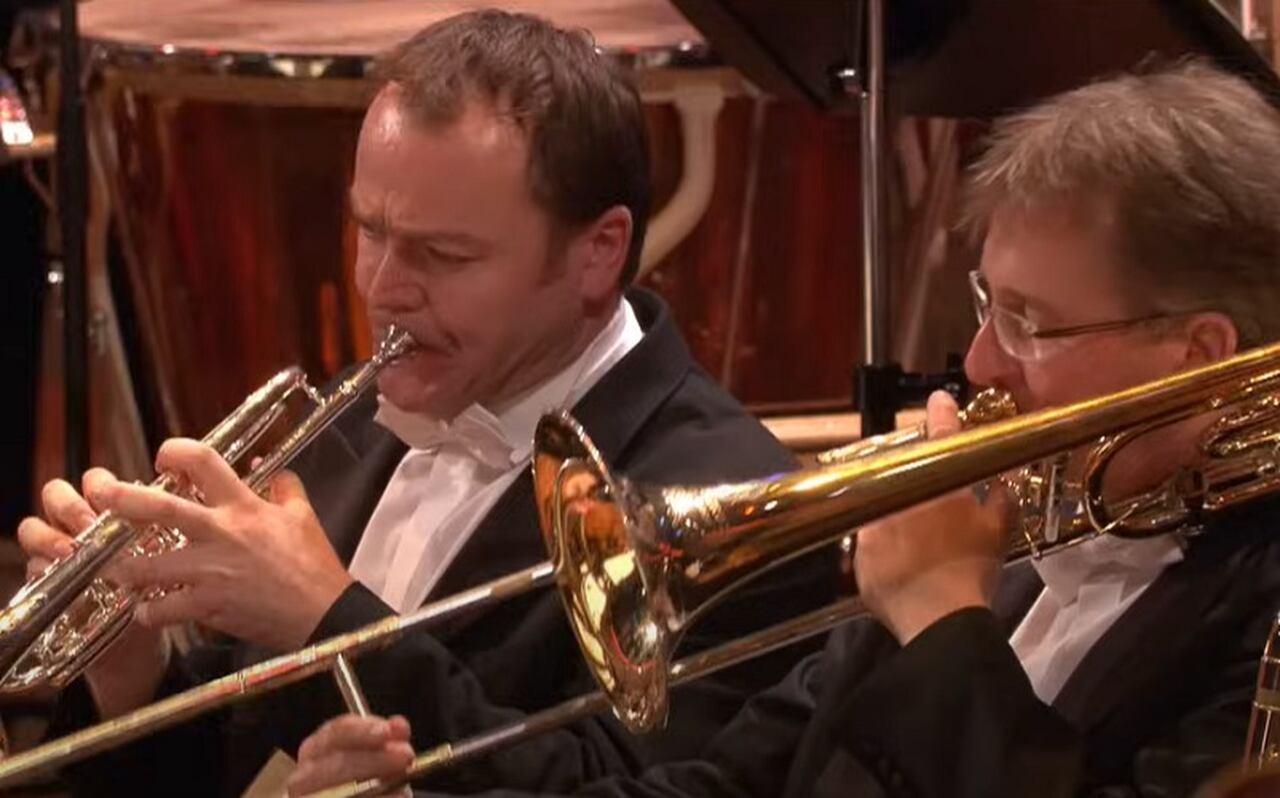 Sua sede na Filarmônica de Berlim, um espaço de arquitetura moderna, é reconhecida globalmente pela sua extraordinária acústica. E aí, já acompanhou algumas dessas Orquestras?