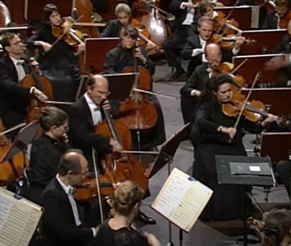 Com mais de 140 anos de história, a Orquestra Sinfônica de Boston é uma das mais respeitadas dos Estados Unidos, representando uma das 'Big Five' (cinco maiores orquestras dos EUA).