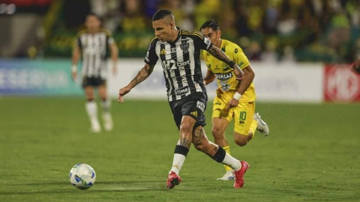 Tricolor avança na negociação por lateral-esquerdo e faz os últimos ajustes para selar o acordo com o Galo, que trouxe Renan Lodi