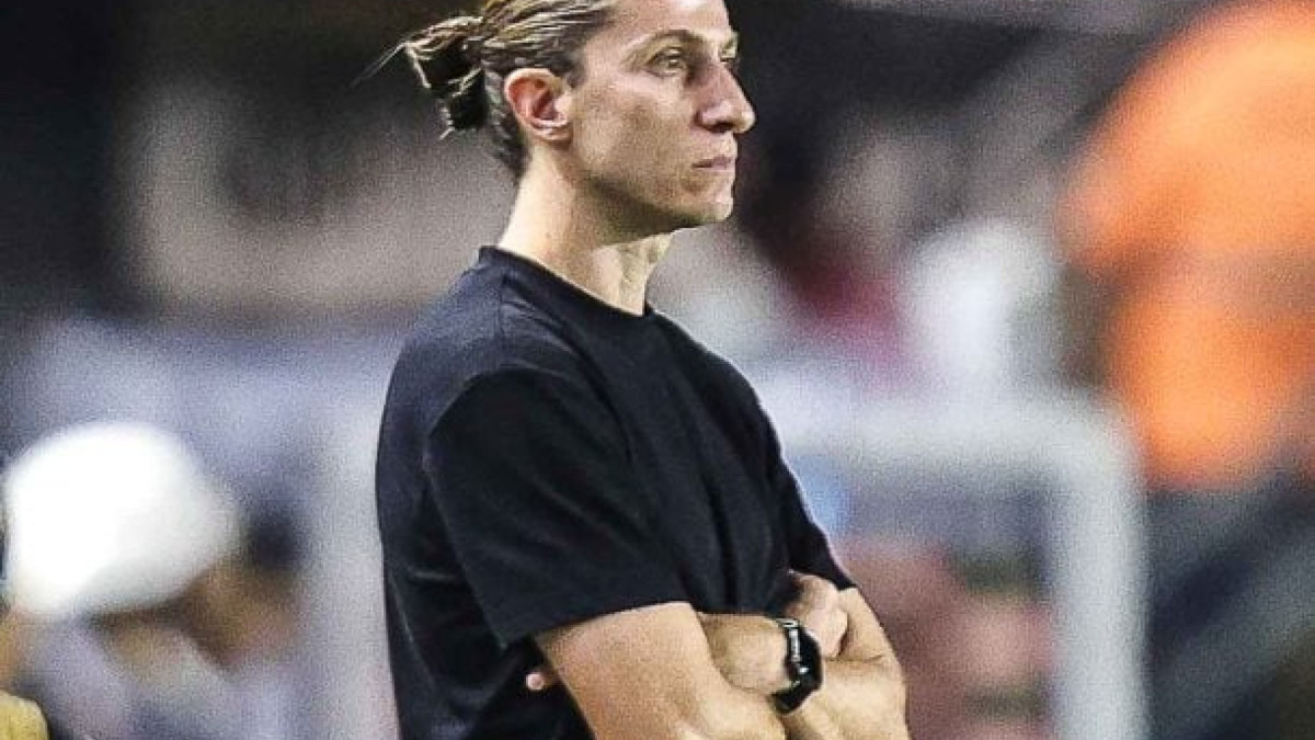 Técnico deseja que valores de Ivan Palanco e Diogo Linhares sejam tratados de forma separada. Diretoria, entretanto, discorda da ideia