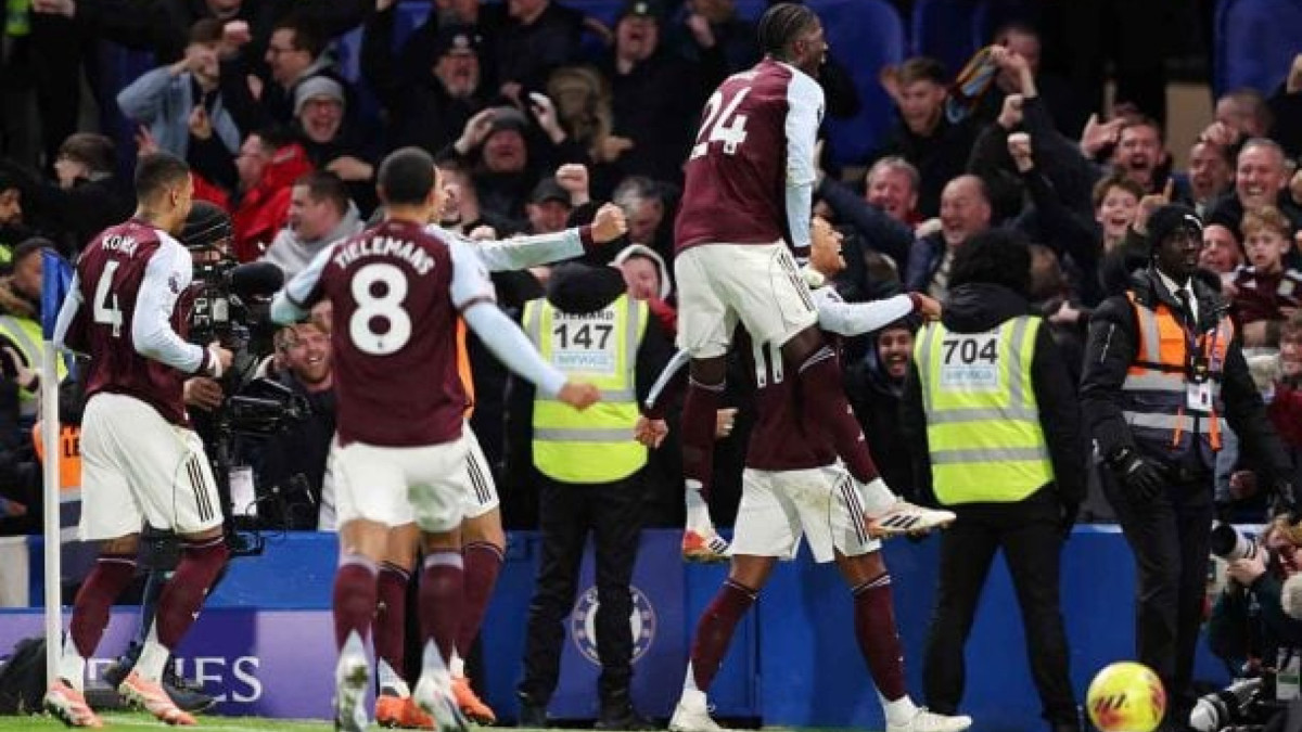 Watkins marca duas vezes em vitória por 2 a 1 sobre os Blues pela Premier League. Villans alcançam 11º triunfo consecutivo