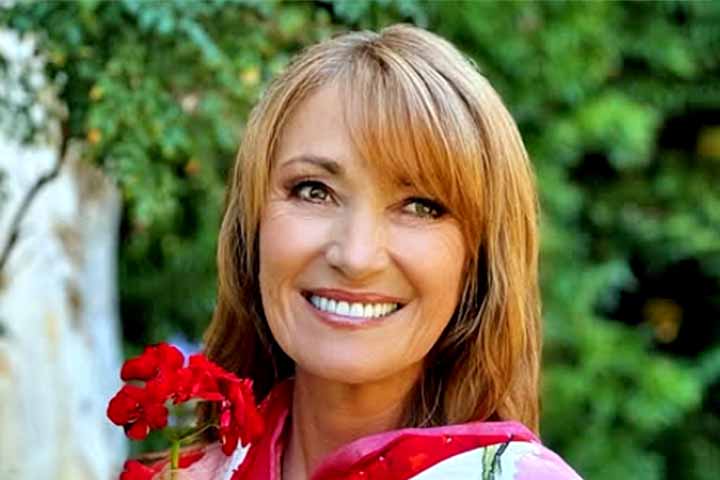 Jane Seymour - A veterana atriz britÃ¢nica, vencedora do Globo de Ouro de 1996, possui heterocromia completa. Ela nasceu com um olho verde e o outro castanho, o que confere ao seu olhar uma caracterÃ­stica Ãºnica e marcante.

