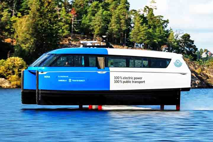 O metrô da cidade é conhecido por abrigar a maior galeria de arte do mundo, com obras expostas permanentemente em 94 das 100 estações. As tarifas mais baratas custam em torno de R$ 22.