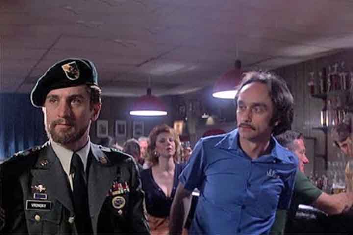 Um Dia de Cão recebeu seis indicações ao Oscar, incluindo Melhor Ator (Al Pacino), Melhor Ator Coadjuvante (John Cazale e Charles Durning) e Roteiro Original, além de ter sido indicado a sete Globos de Ouro. 