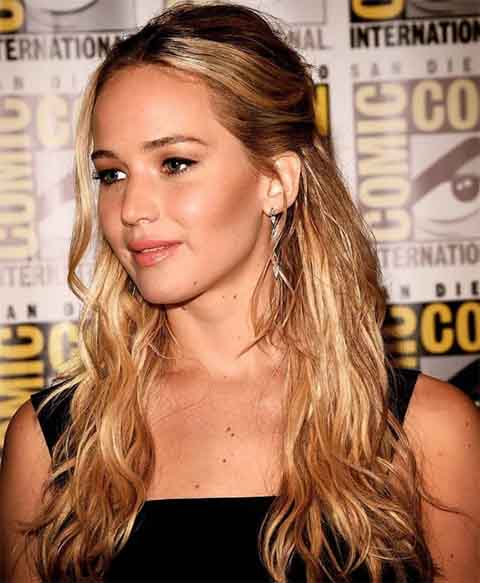 No filme Inverno da Alma, de 2010, interpretou Ree Dolly, adolescente que busca o pai desaparecido. Esta atuação lhe trouxe reconhecimento e indicações ao Oscar e ao Globo de Ouro. 