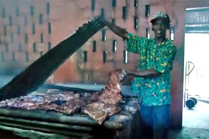 Atualmente, a Jamaica tem cerca de 2,8 milhões de habitantes. É um dos países mais populosos do Caribe anglófono, embora seu território seja relativamente pequeno - cerca de 11 mil km², o que a torna uma ilha compacta, mas extremamente influente culturalmente.
