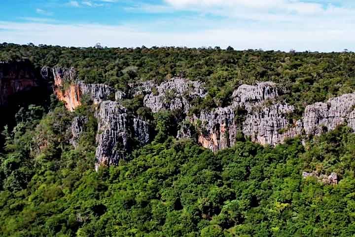 No dia 13 de julho de 2025, o Parque Nacional Cavernas do Peruaçu, localizado no norte de Minas Gerais, foi oficialmente reconhecido como Patrimônio Mundial Natural da Humanidade pela UNESCO - Organização das Nações Unidas para a Educação, a Ciência e a Cultura . 
